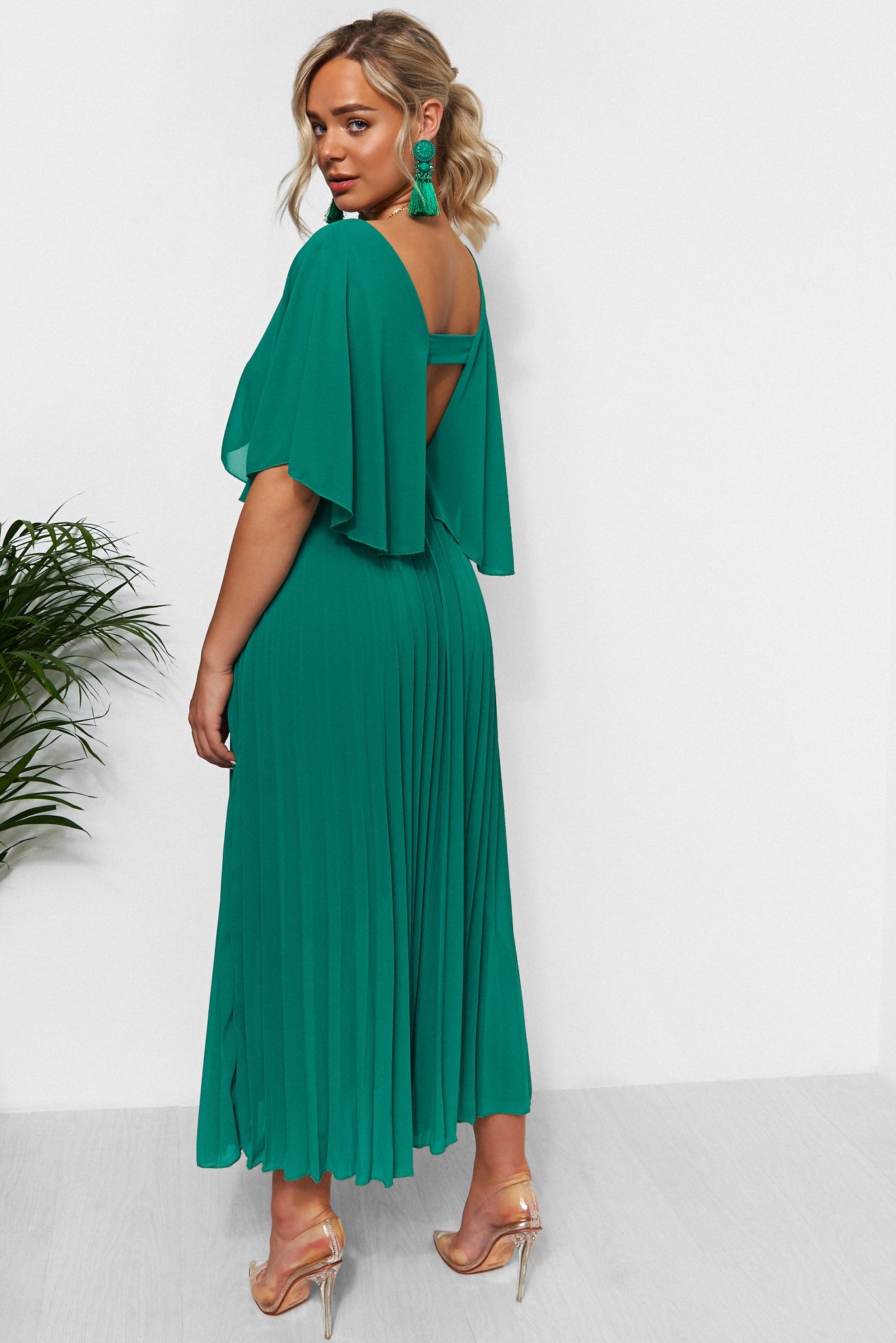 Tama Green Cape Sleeve Maxi Dress The Fashion Bible Tama Green Cape Sleeve Maxi Dress The Fashion Bible
