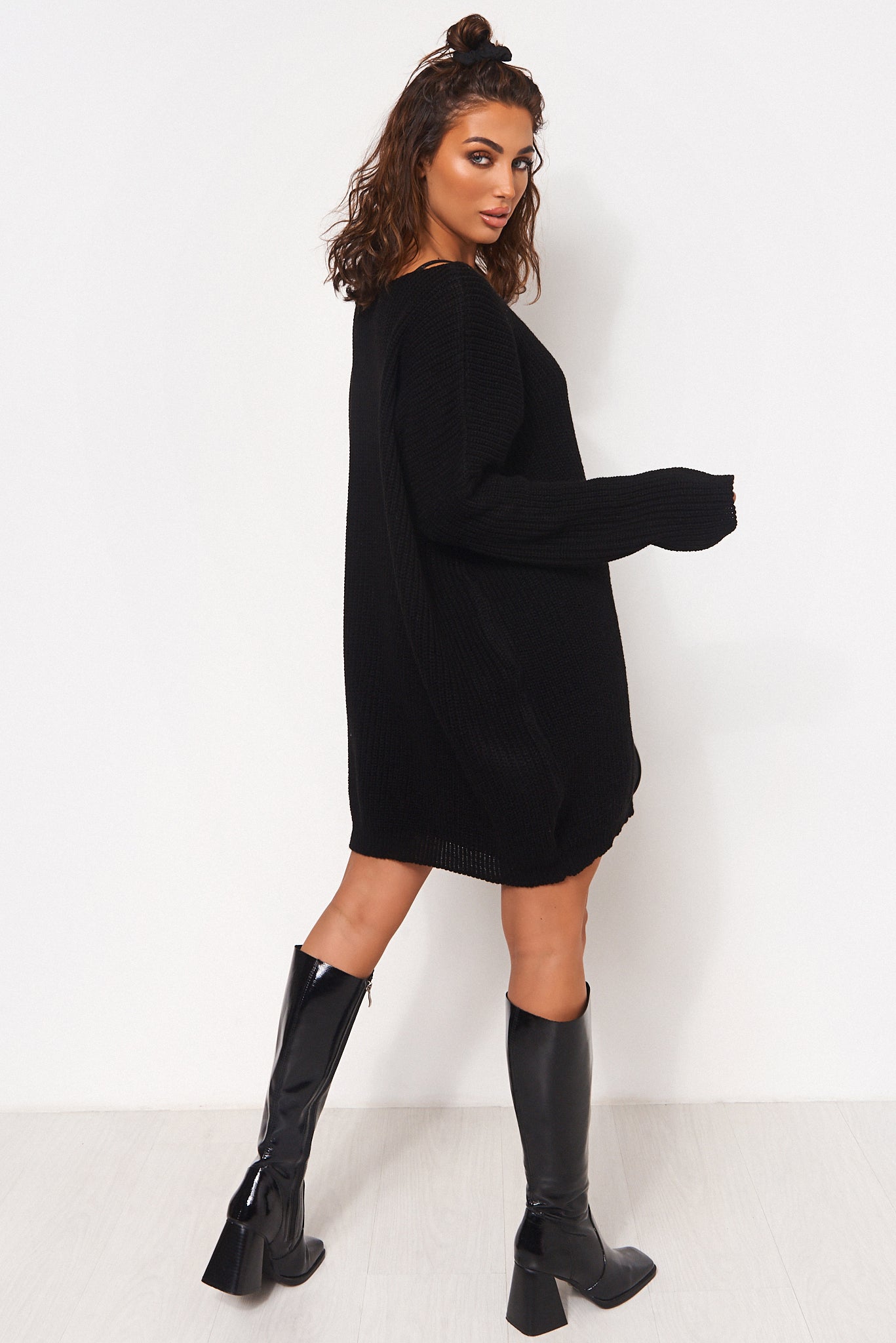 Lilly Oversized Black Jumper – The Fashion Bible