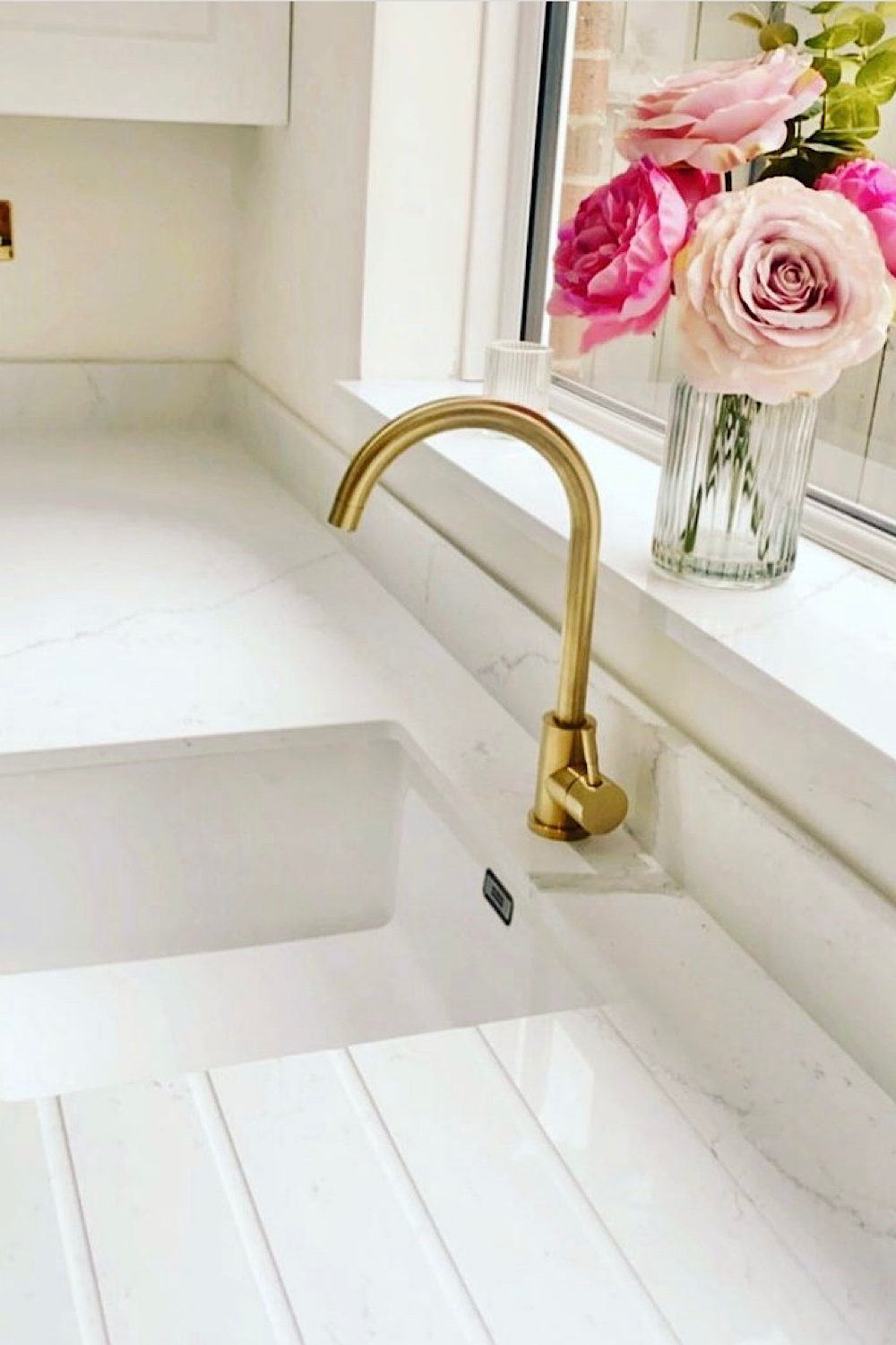 Alberta Brushed Gold Single Lever Brass Mixer Tap